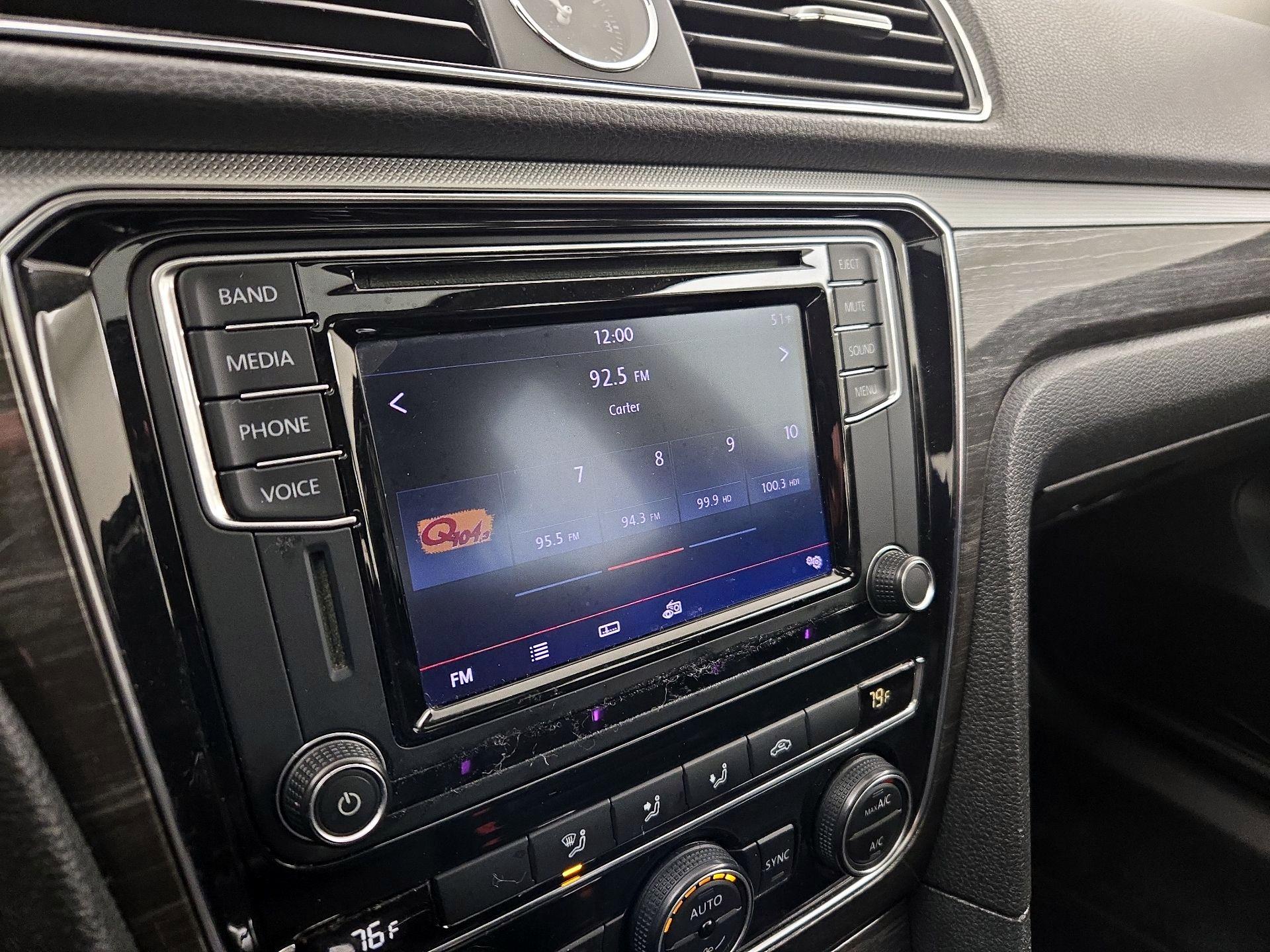 Thumbnail: 2016 Volkswagen Passat - 15