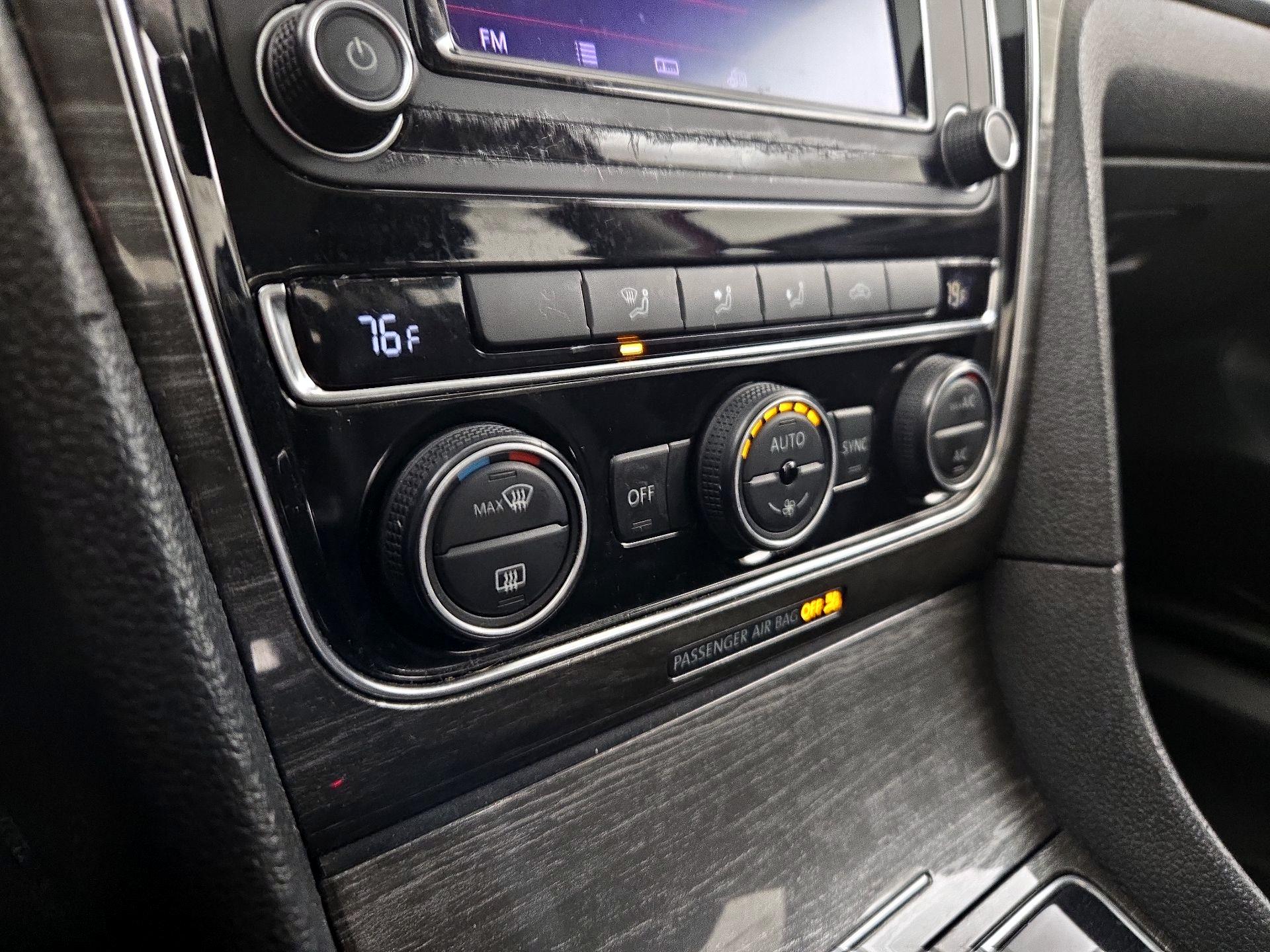 Thumbnail: 2016 Volkswagen Passat - 16