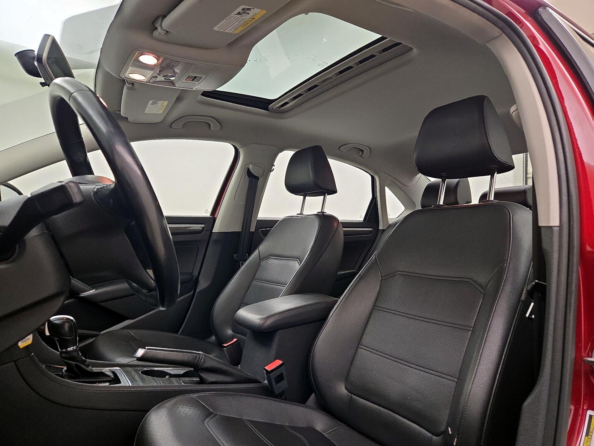 Thumbnail: 2016 Volkswagen Passat - 19