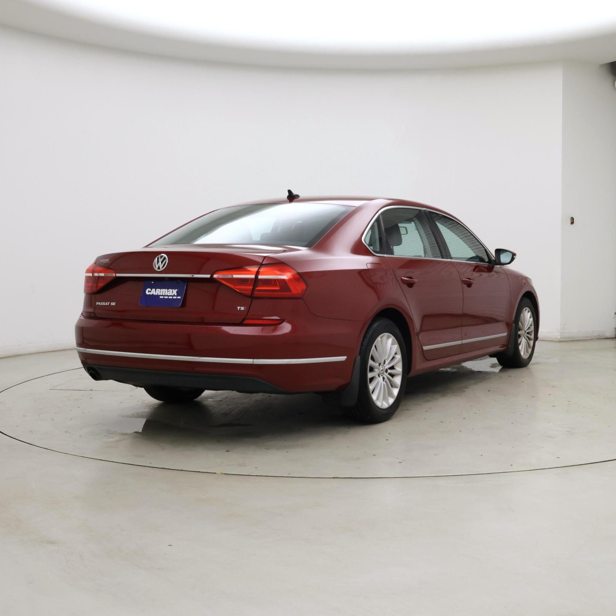 Thumbnail: 2016 Volkswagen Passat - 8