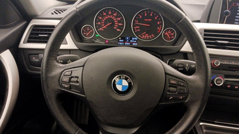2013 BMW 3 Series 320i 10