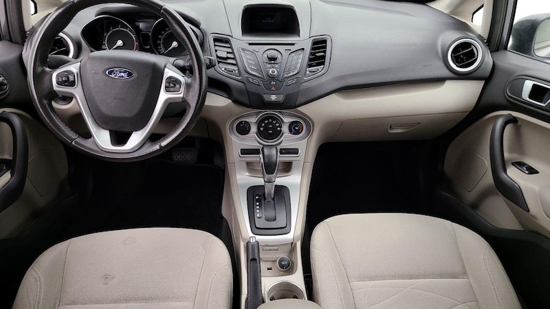 2015 Ford Fiesta SE 9