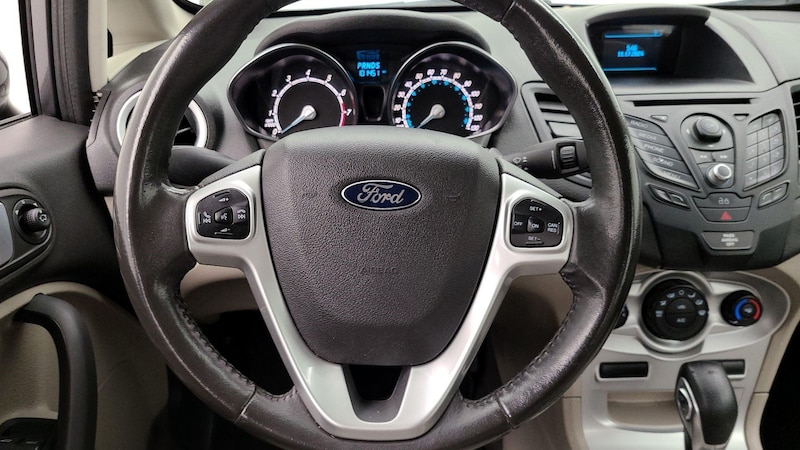 2015 Ford Fiesta SE 10