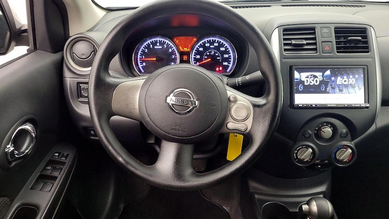 2013 Nissan Versa SV 9