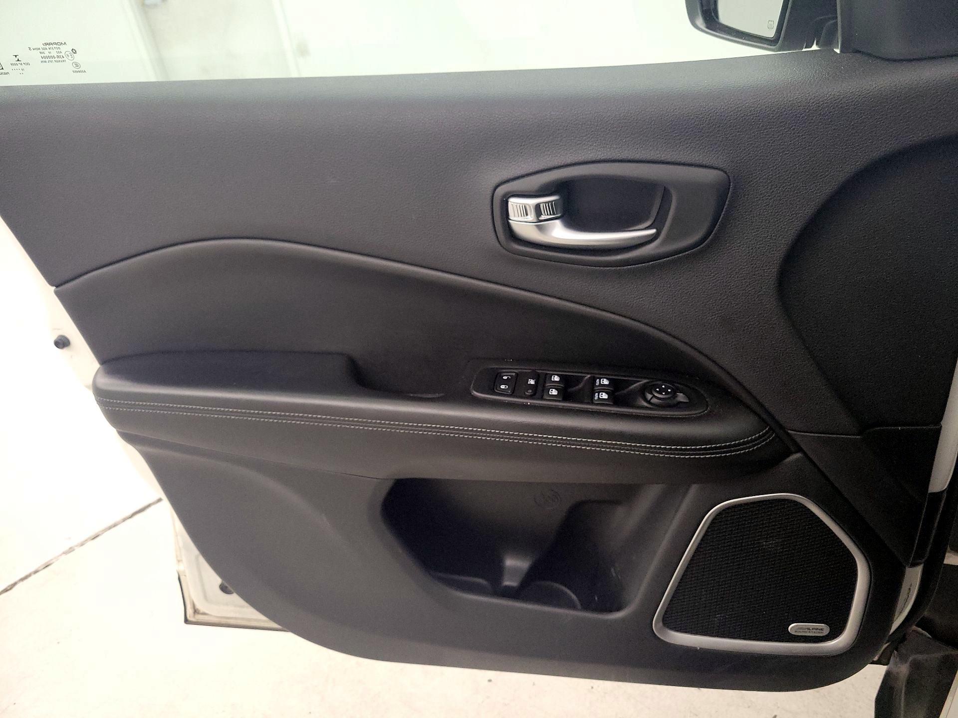 Thumbnail: 2020 Jeep Compass - 12