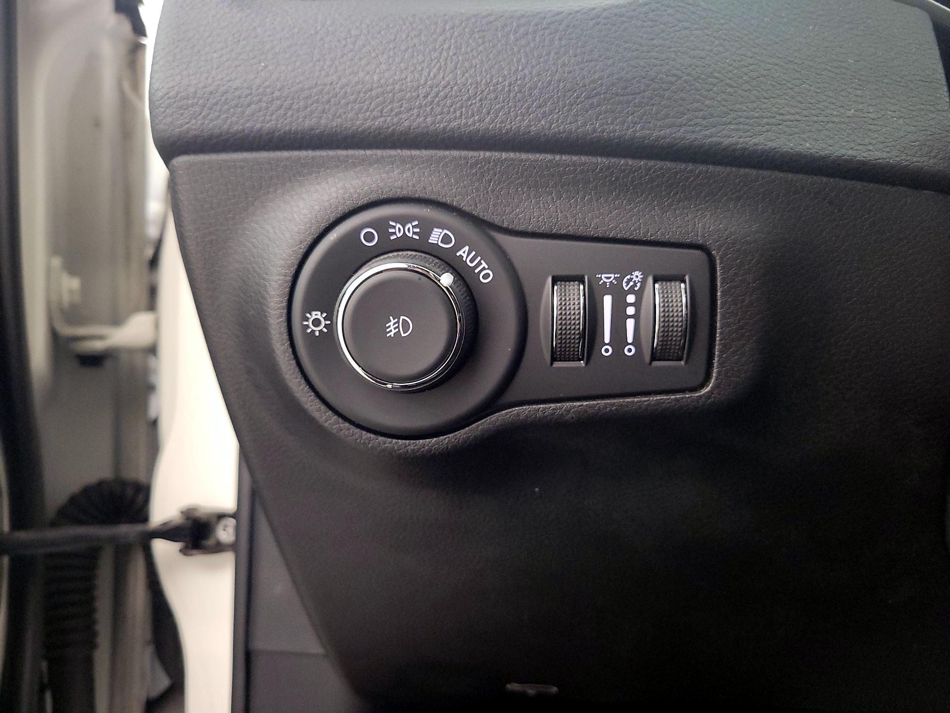 Thumbnail: 2020 Jeep Compass - 13