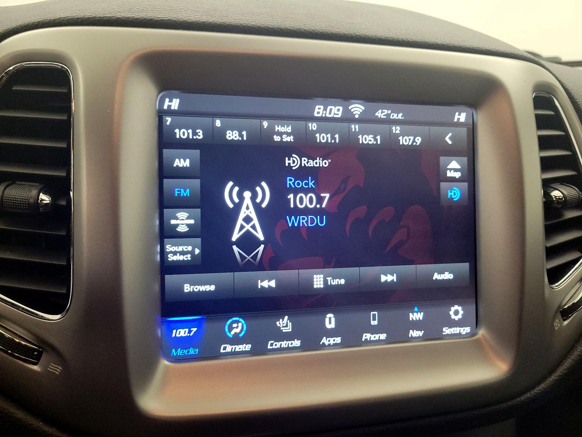 Thumbnail: 2020 Jeep Compass - 16