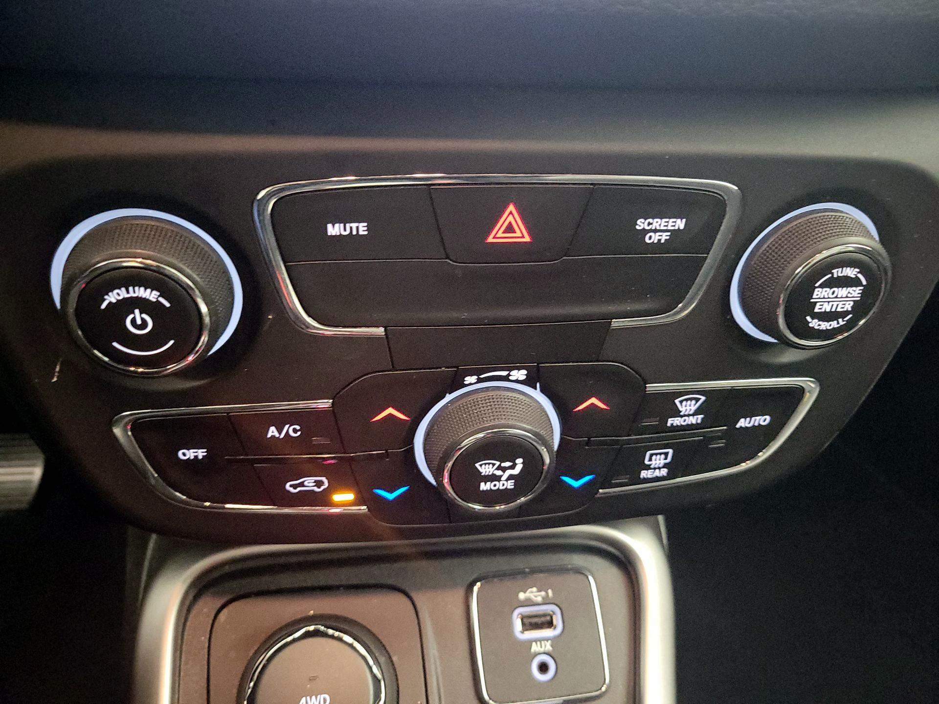 Thumbnail: 2020 Jeep Compass - 17