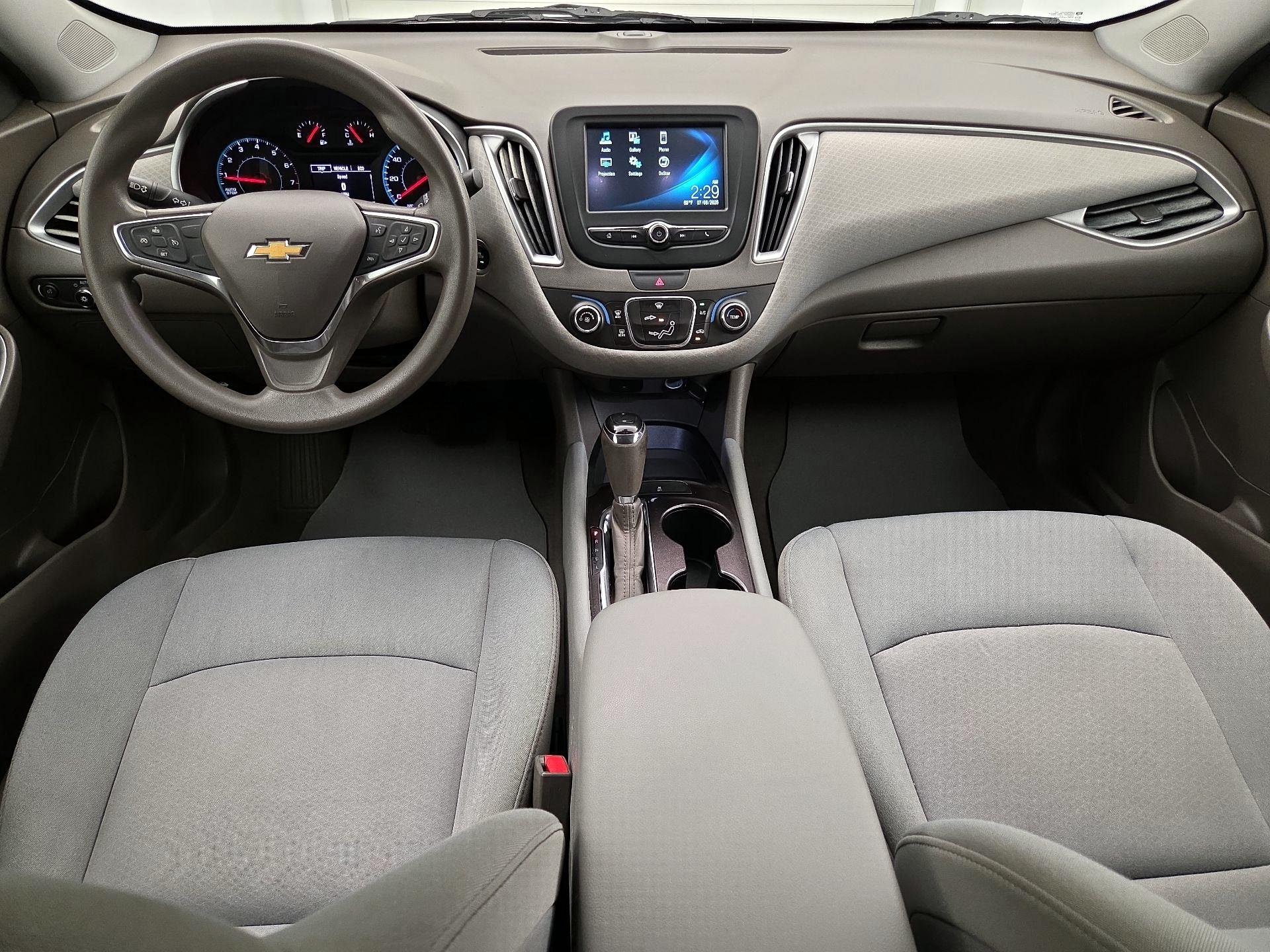 Thumbnail: 2018 Chevrolet Malibu - 9