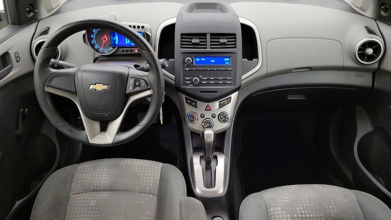 2015 Chevrolet Sonic LS 9
