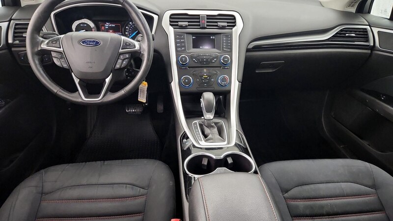 2016 Ford Fusion SE 9