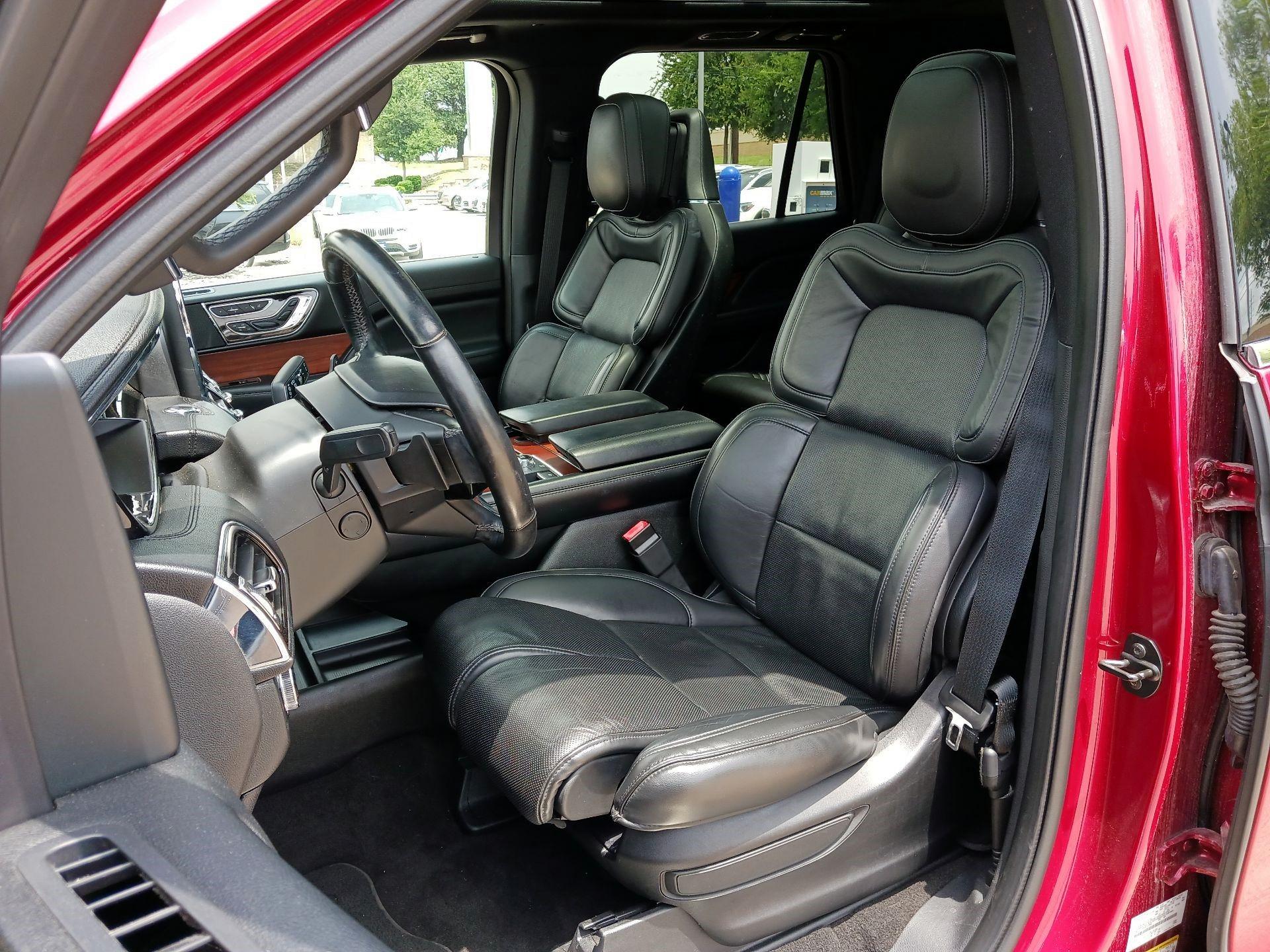 Thumbnail: 2019 Lincoln Navigator - 9