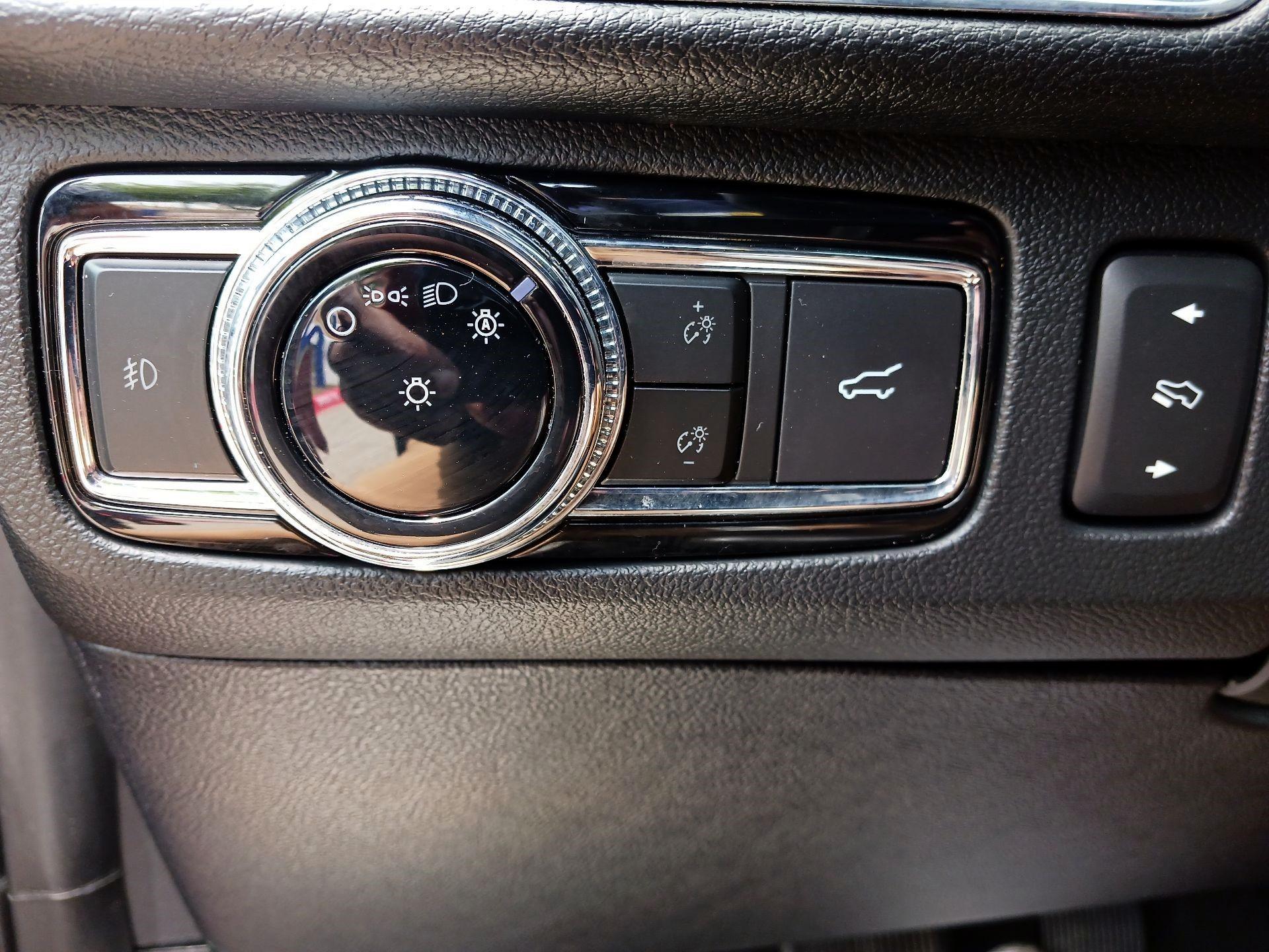 Thumbnail: 2019 Lincoln Navigator - 11