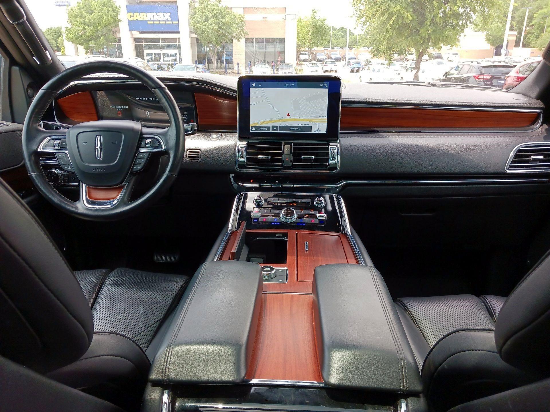 Thumbnail: 2019 Lincoln Navigator - 8