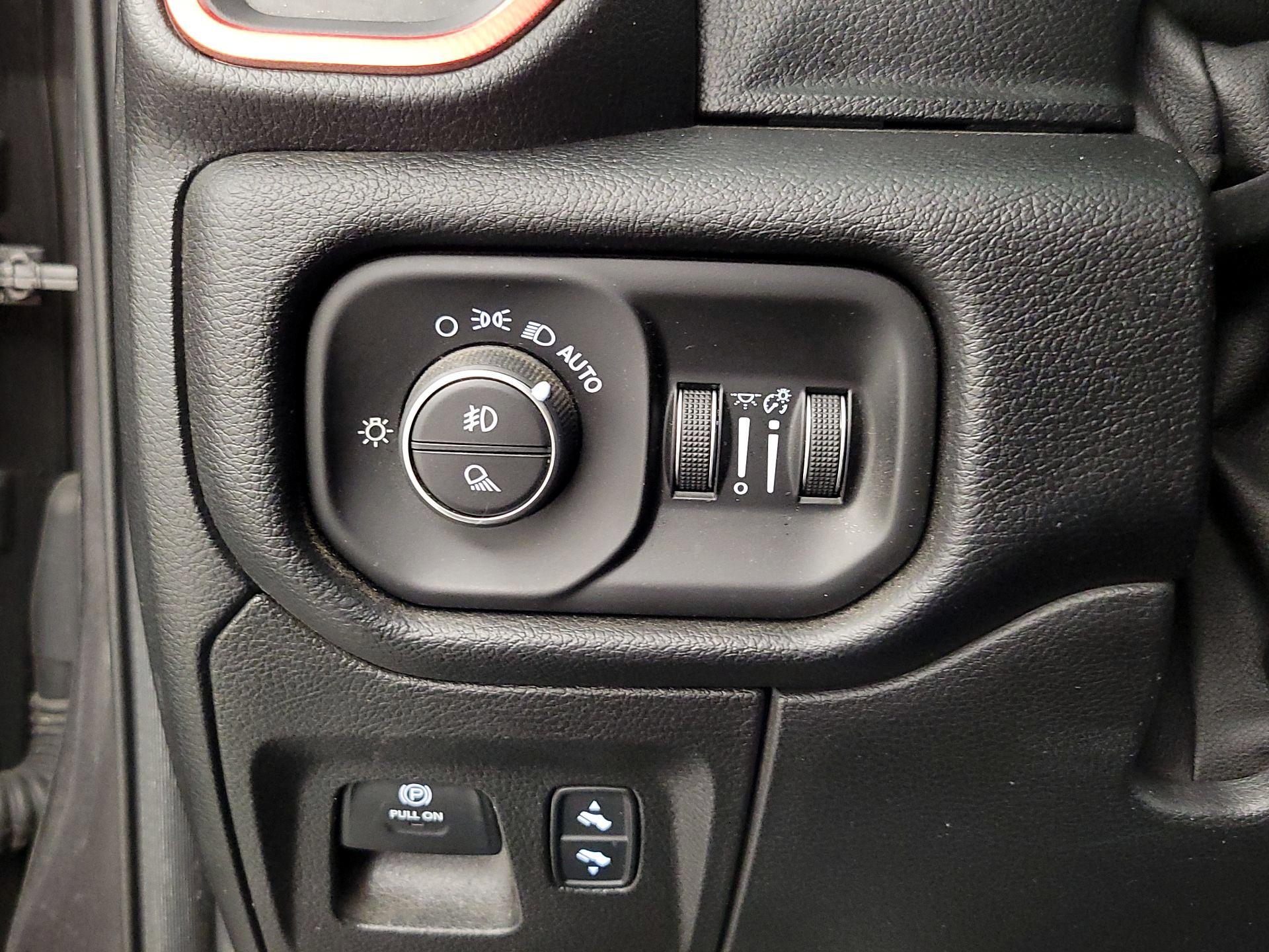 Thumbnail: 2019 RAM 1500 - 13