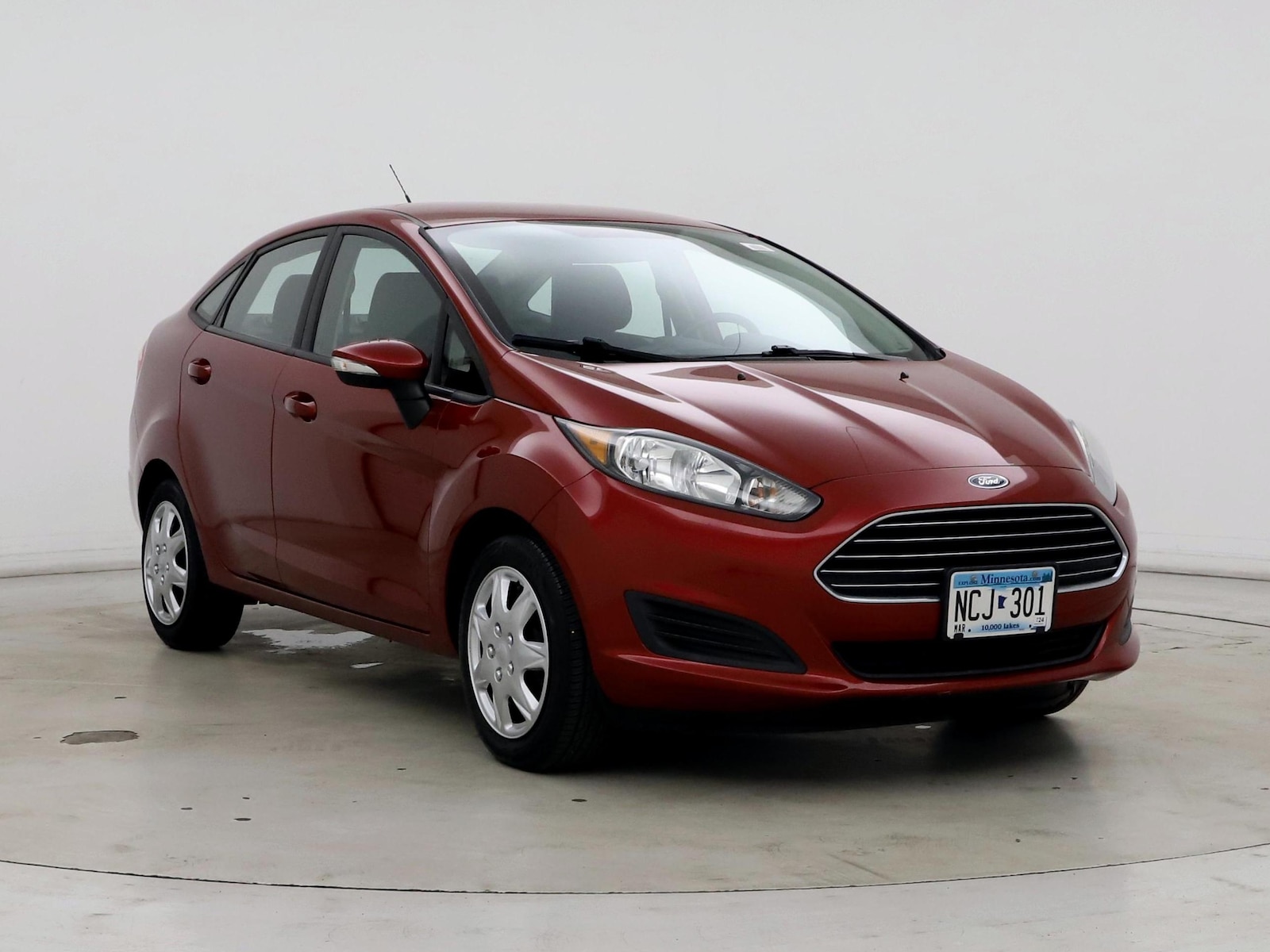 Used 2014 Ford Fiesta SE with VIN 3FADP4BE2EM190603 for sale in Brooklyn Park, Minnesota