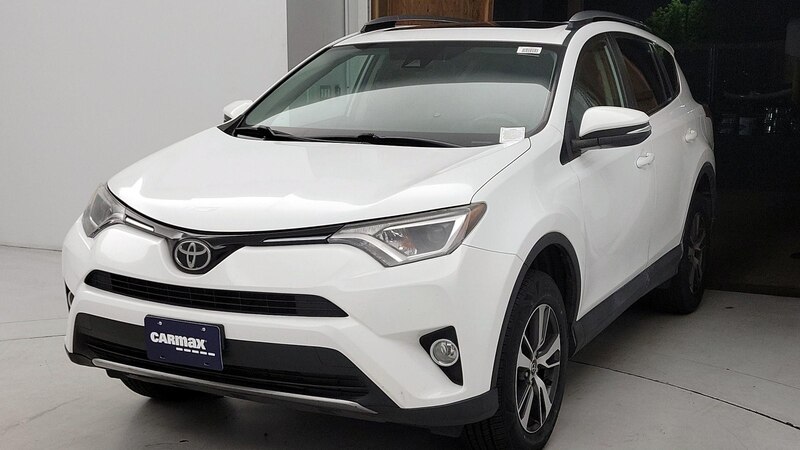 2018 Toyota RAV4 XLE 3