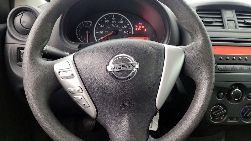 2016 Nissan Versa S 10