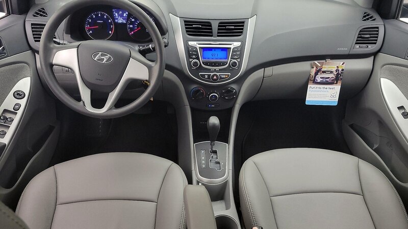 2012 Hyundai Accent GLS 21