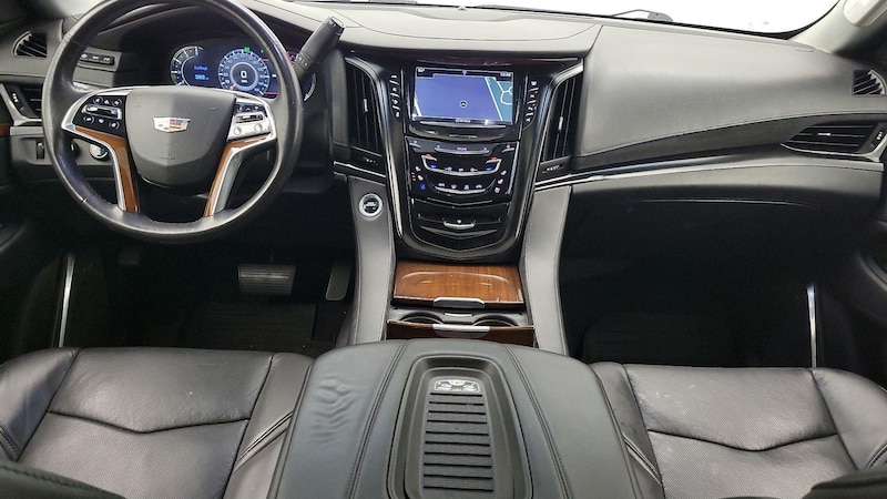 2018 Cadillac Escalade Luxury 9