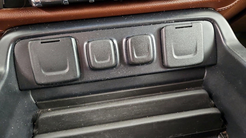 2015 Chevrolet Silverado 2500 High Country 19
