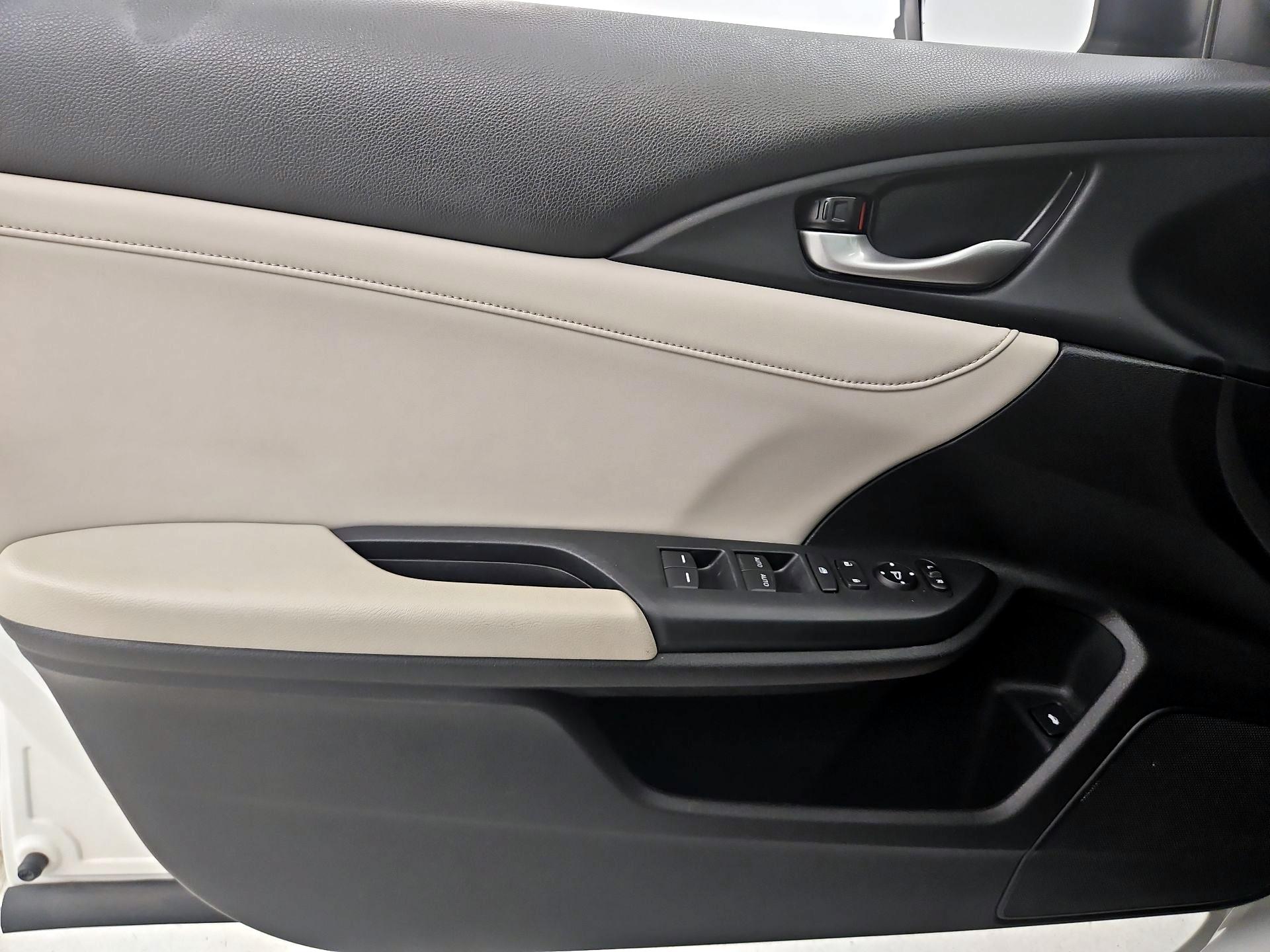 Thumbnail: 2019 Honda Insight - 12