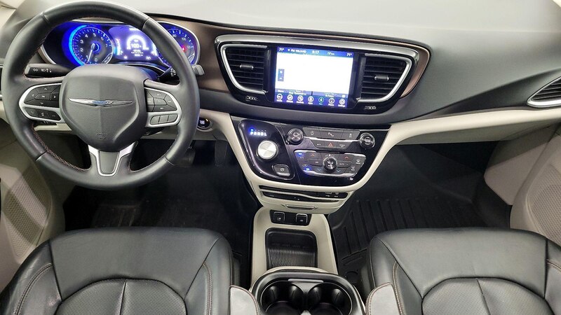 2018 Chrysler Pacifica  9