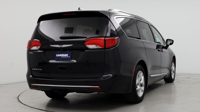 2018 Chrysler Pacifica  8