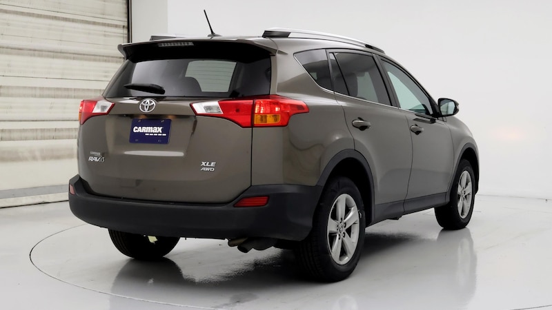 2015 Toyota RAV4 XLE 8