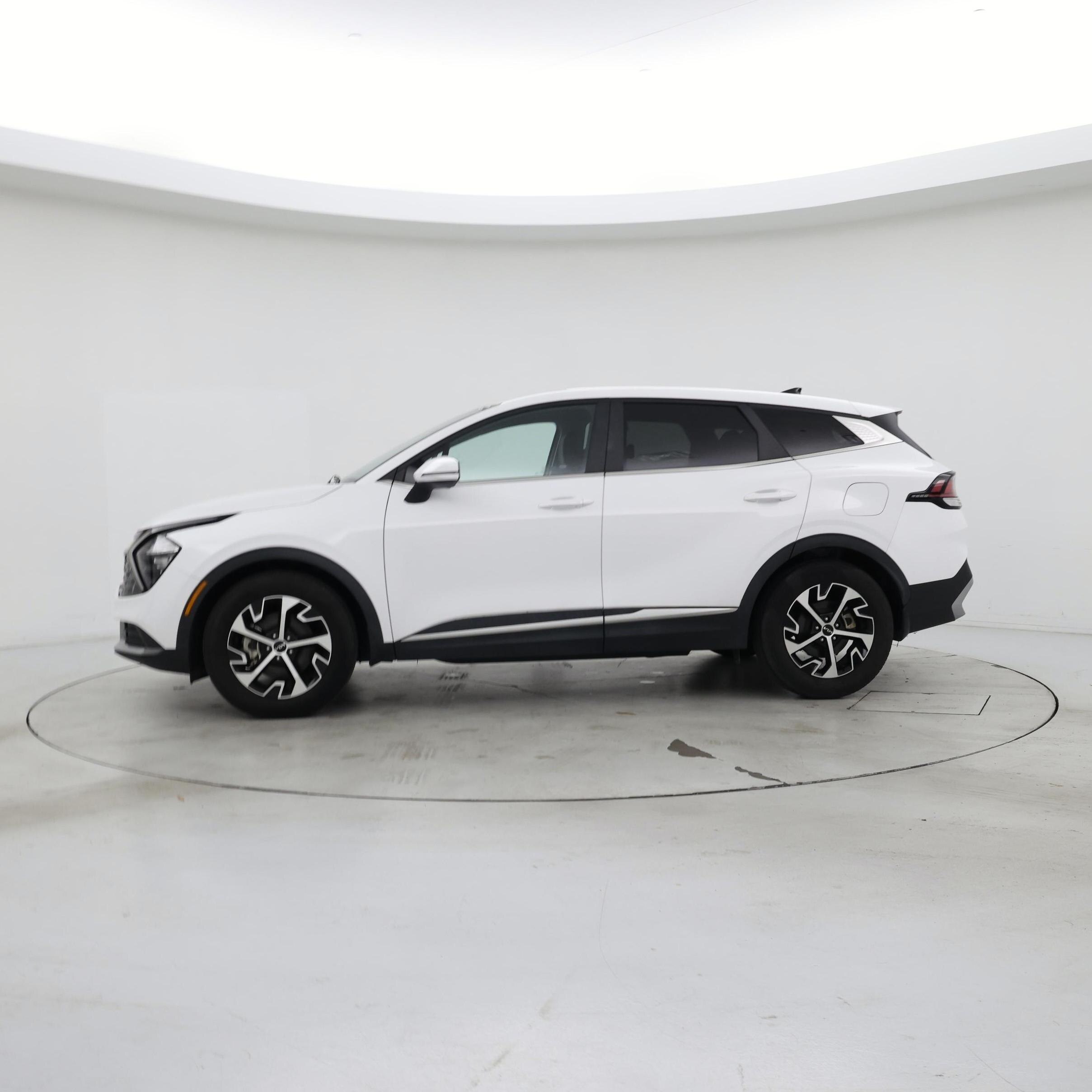 Thumbnail: 2023 Kia Sportage - 3