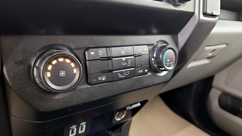 2019 Ford F-150 XLT 16