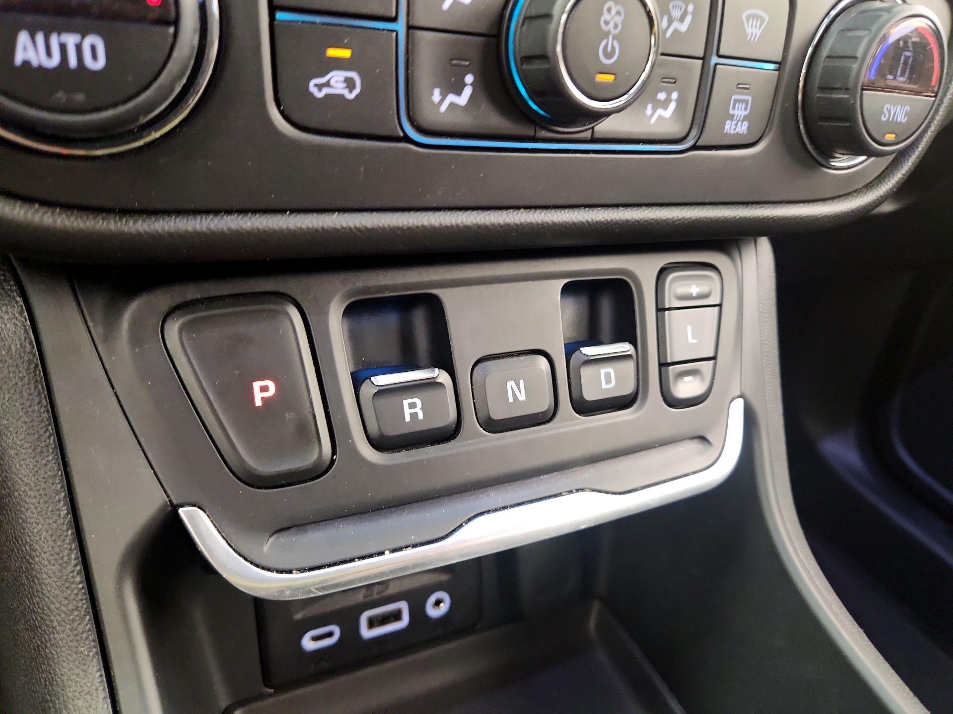 Thumbnail: 2019 GMC Terrain - 17