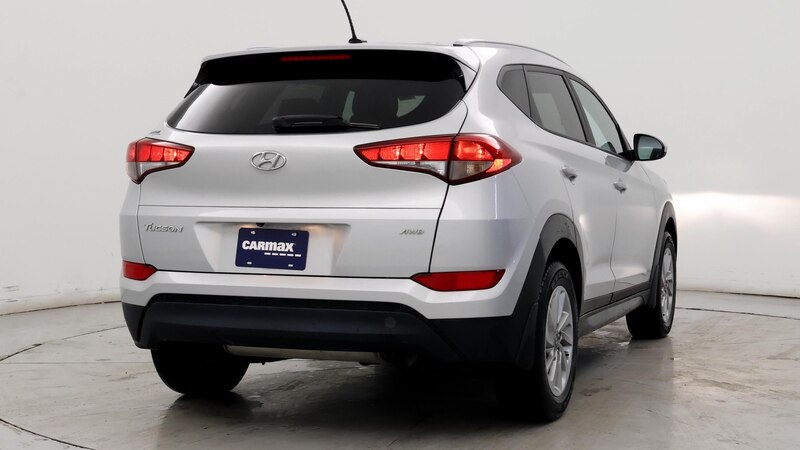 2016 Hyundai Tucson SE 8