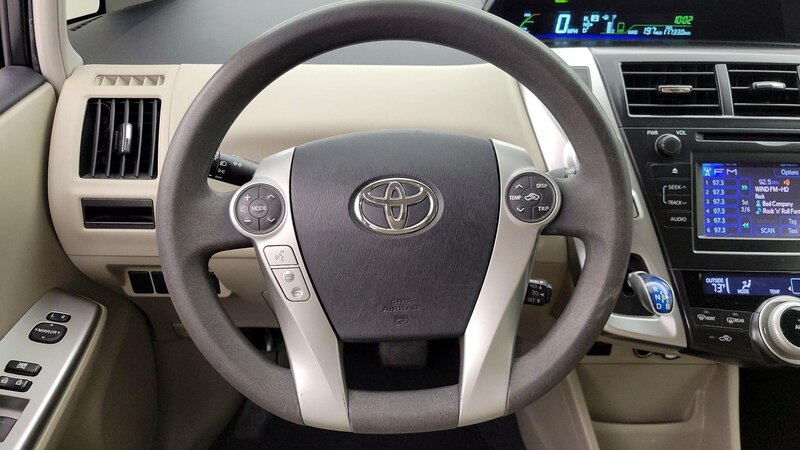 2013 Toyota Prius v Three 10