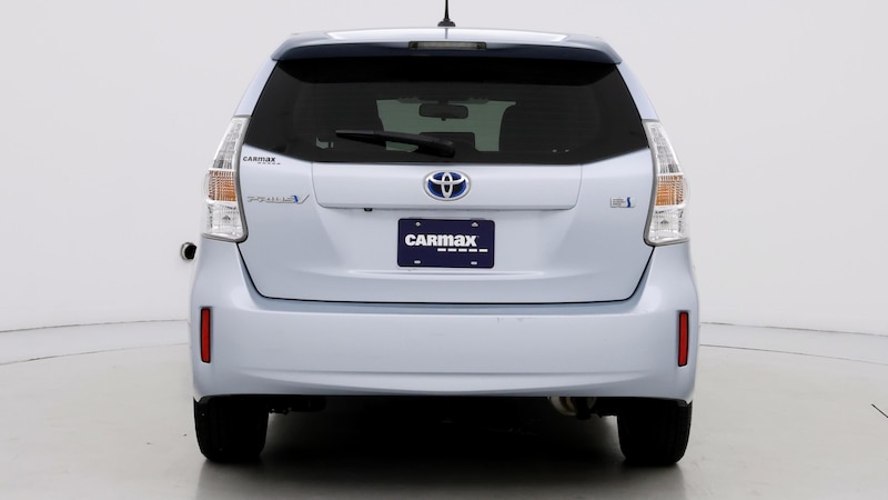 2013 Toyota Prius v Three 6