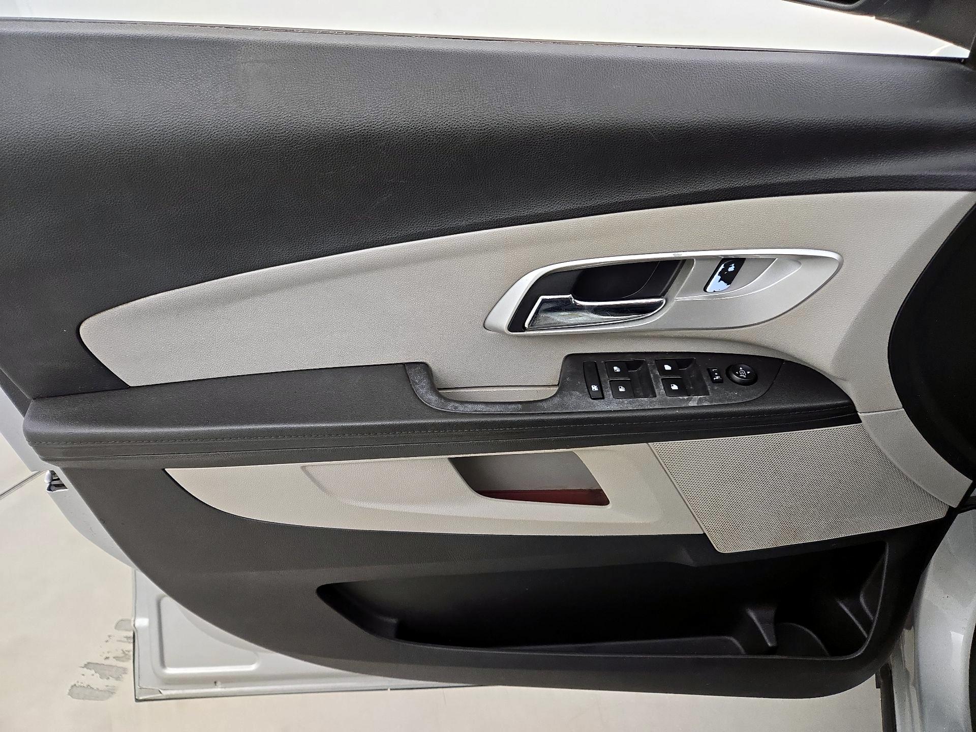 Thumbnail: 2017 Chevrolet Equinox - 12