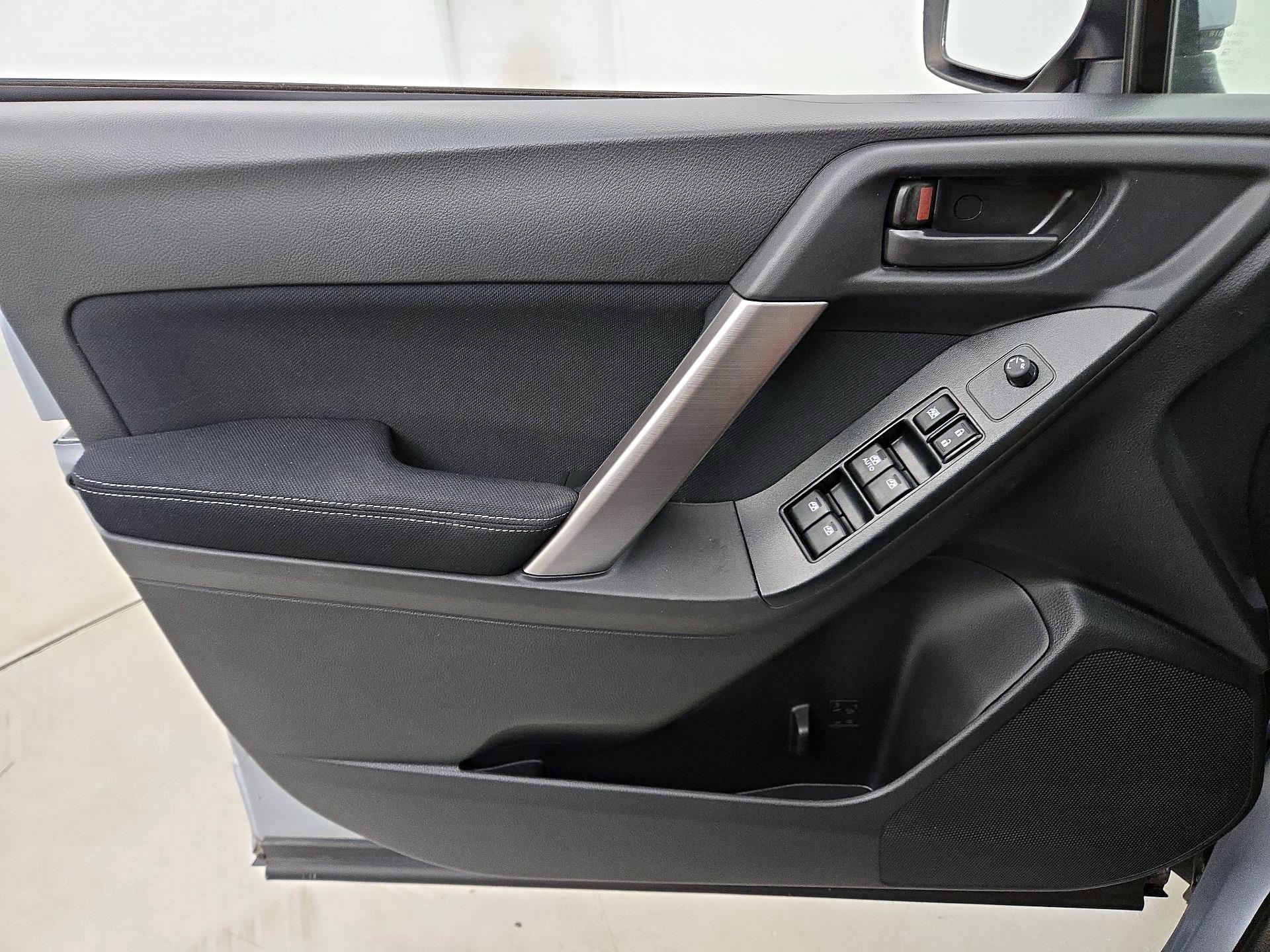 Thumbnail: 2015 Subaru Forester - 12