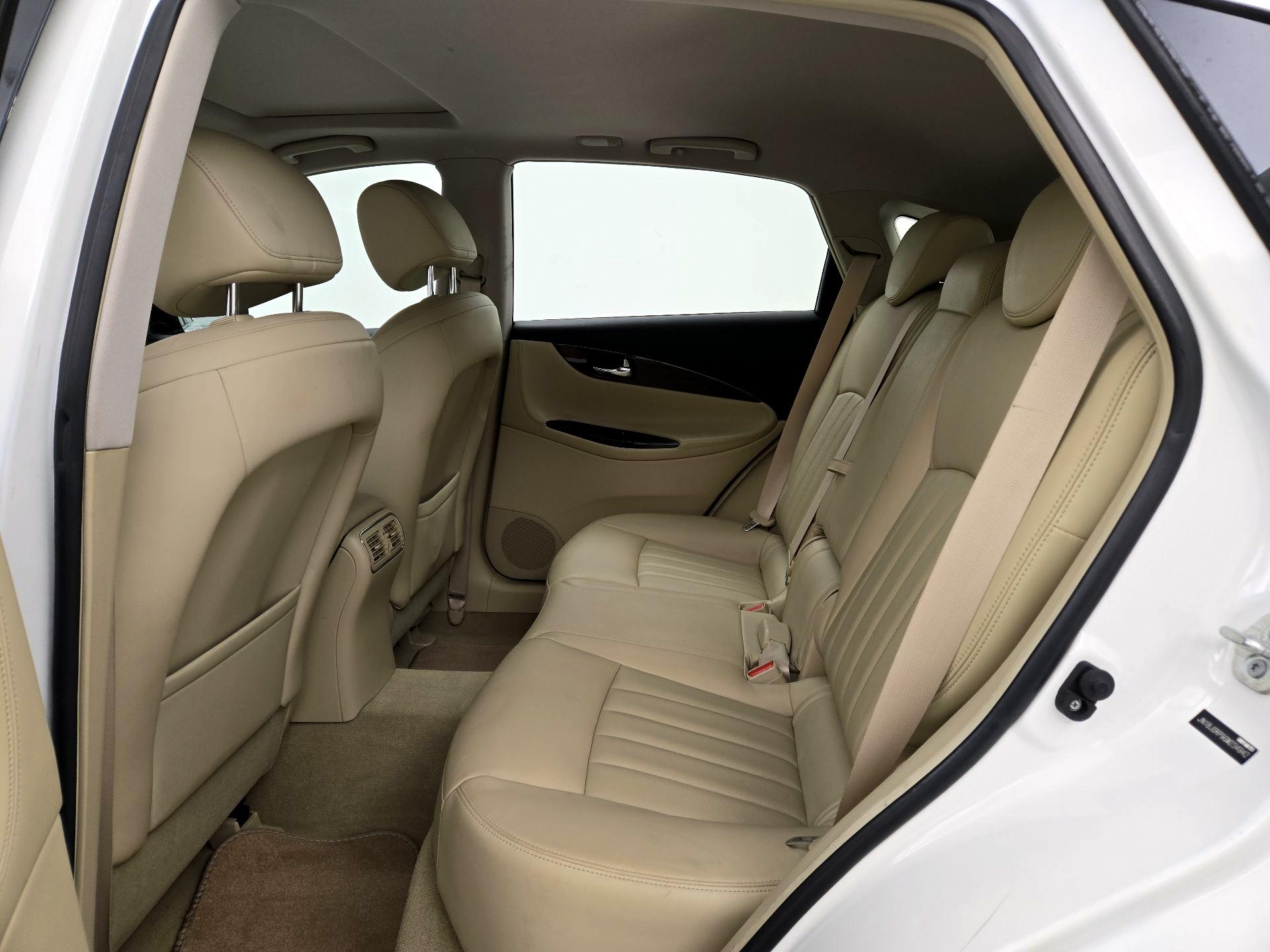 Thumbnail: 2016 INFINITI QX50 - 19