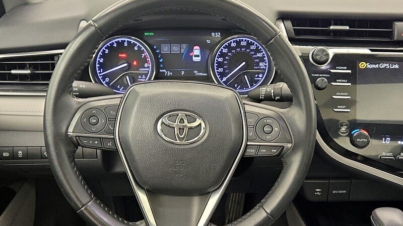 2019 Toyota Camry XLE 10