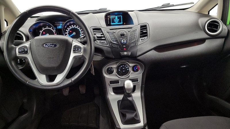 2014 Ford Fiesta SE 9