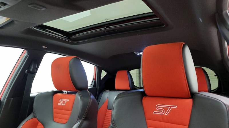 2015 Ford Fiesta ST 18