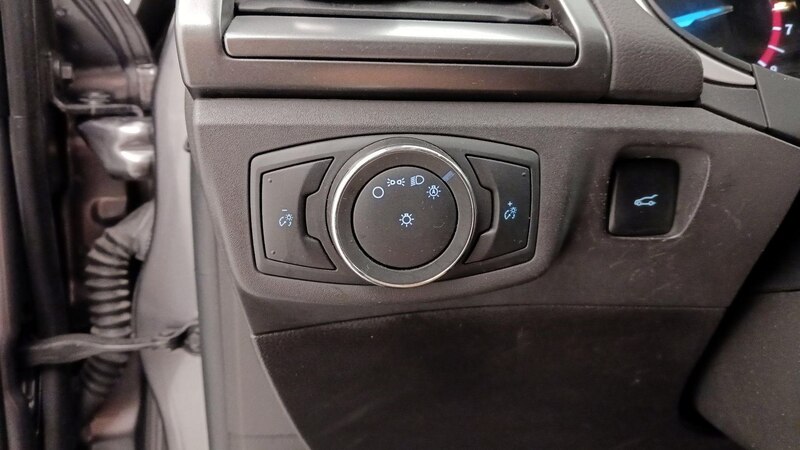 2013 Ford Fusion SE 13