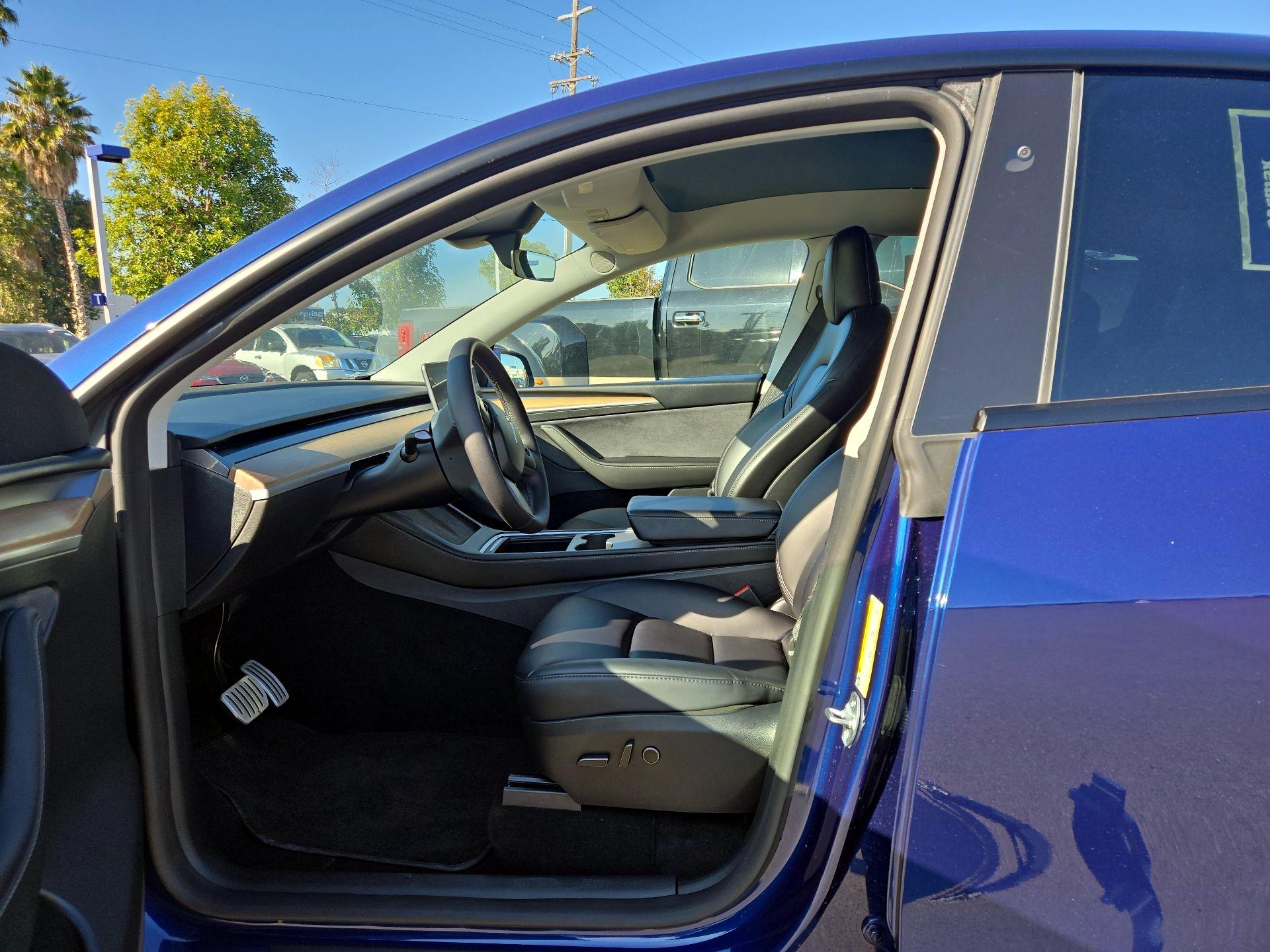 Thumbnail: 2023 Tesla Model Y - 9