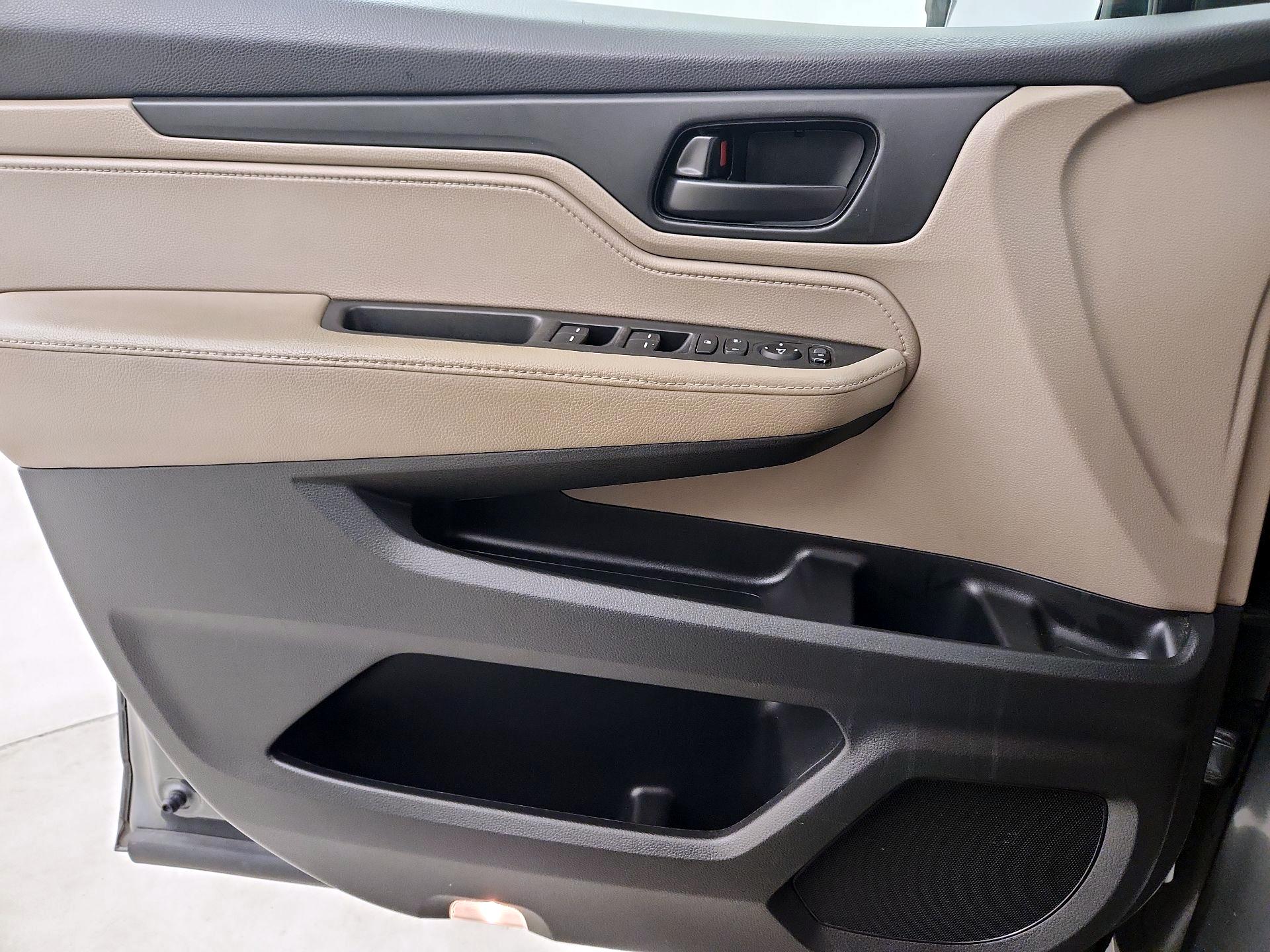 Thumbnail: 2018 Honda Odyssey - 12