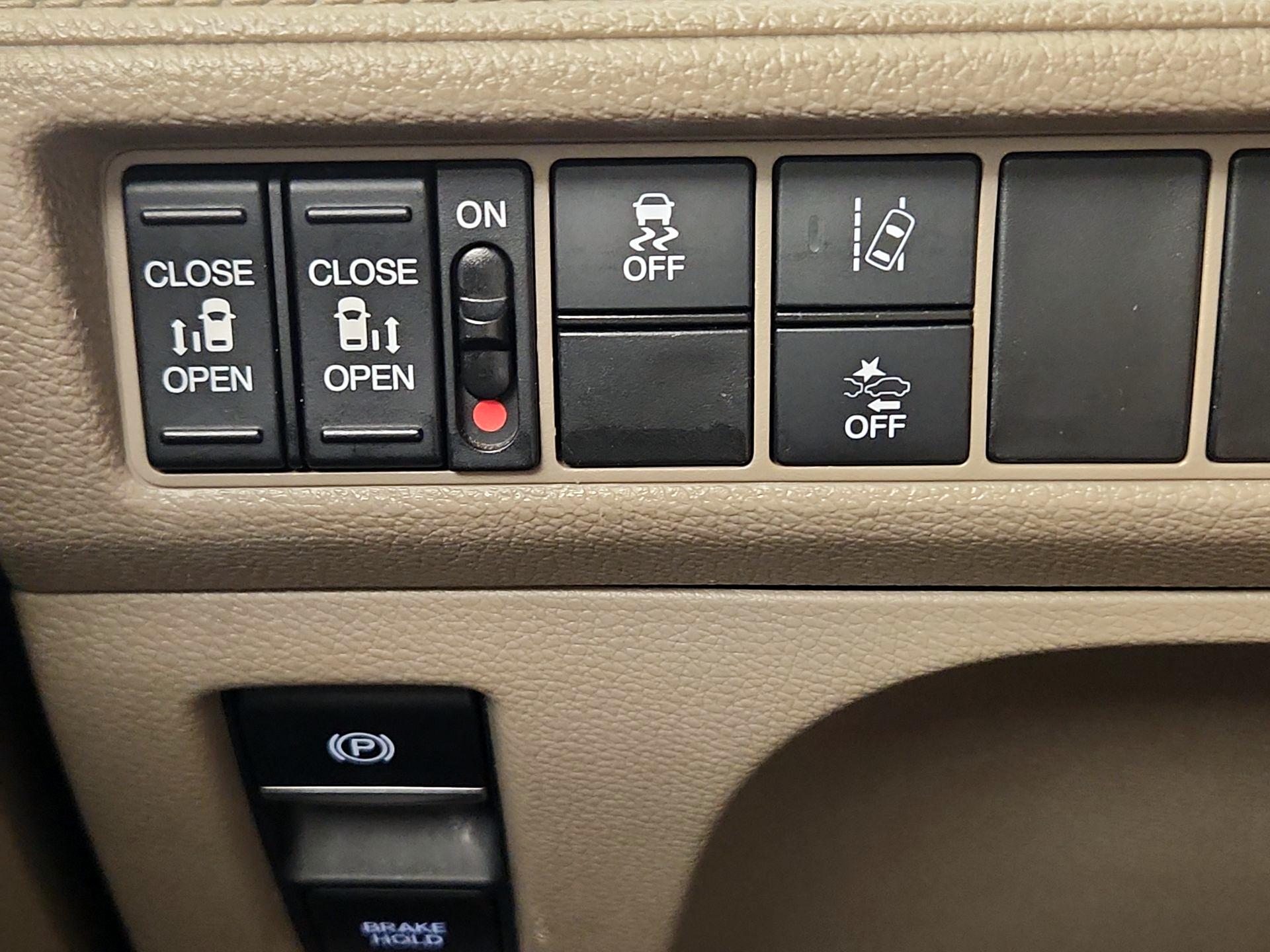 Thumbnail: 2018 Honda Odyssey - 13