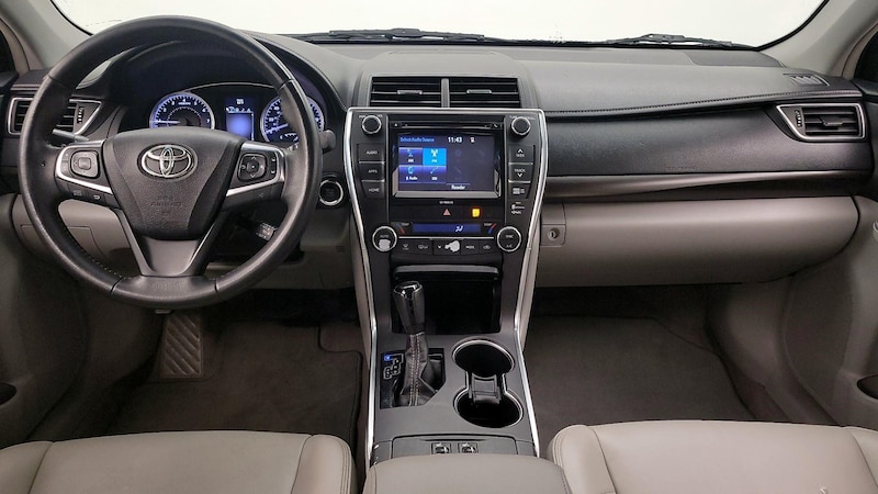2016 Toyota Camry XLE 9