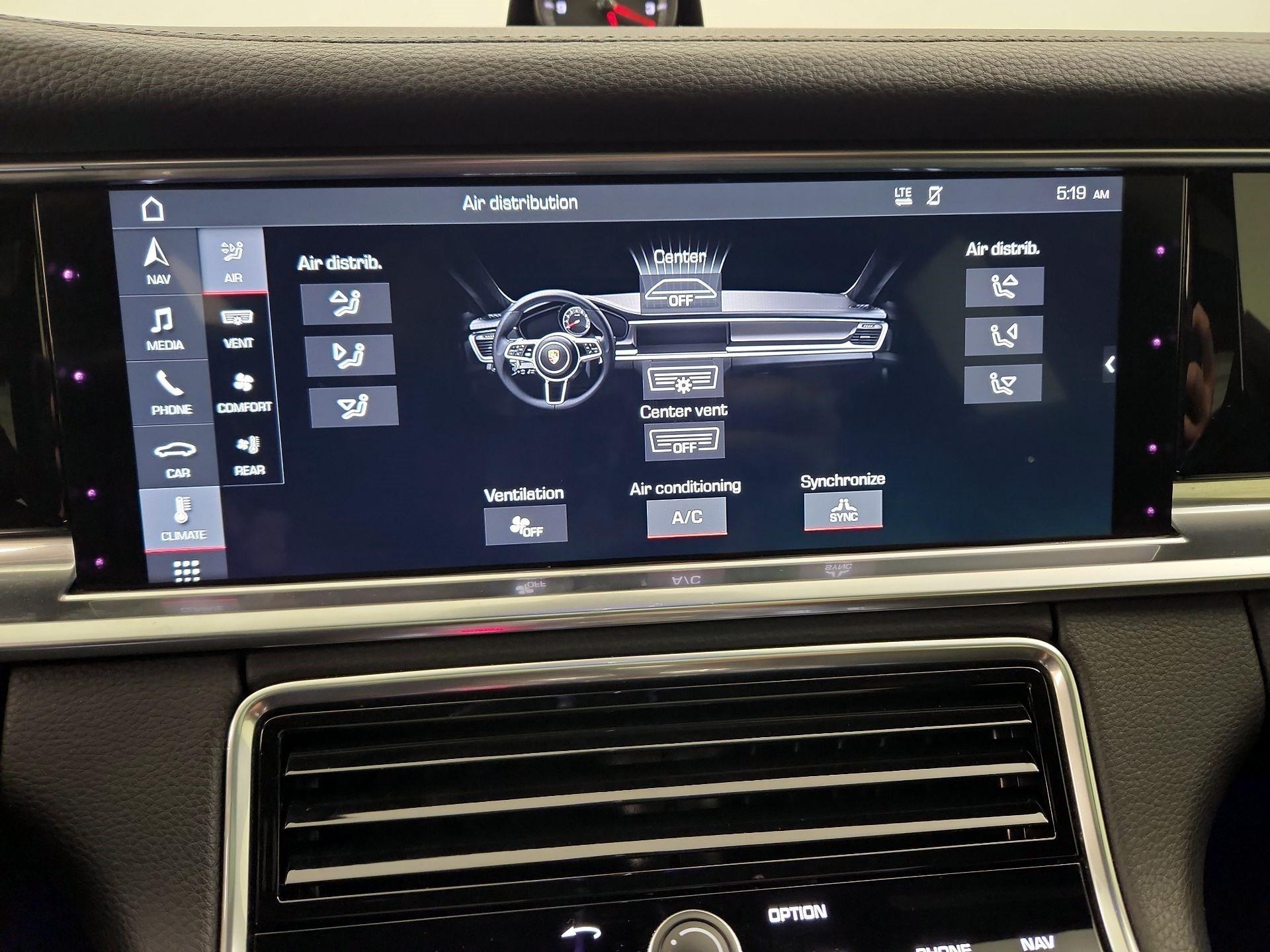Thumbnail: 2018 Porsche Panamera - 17