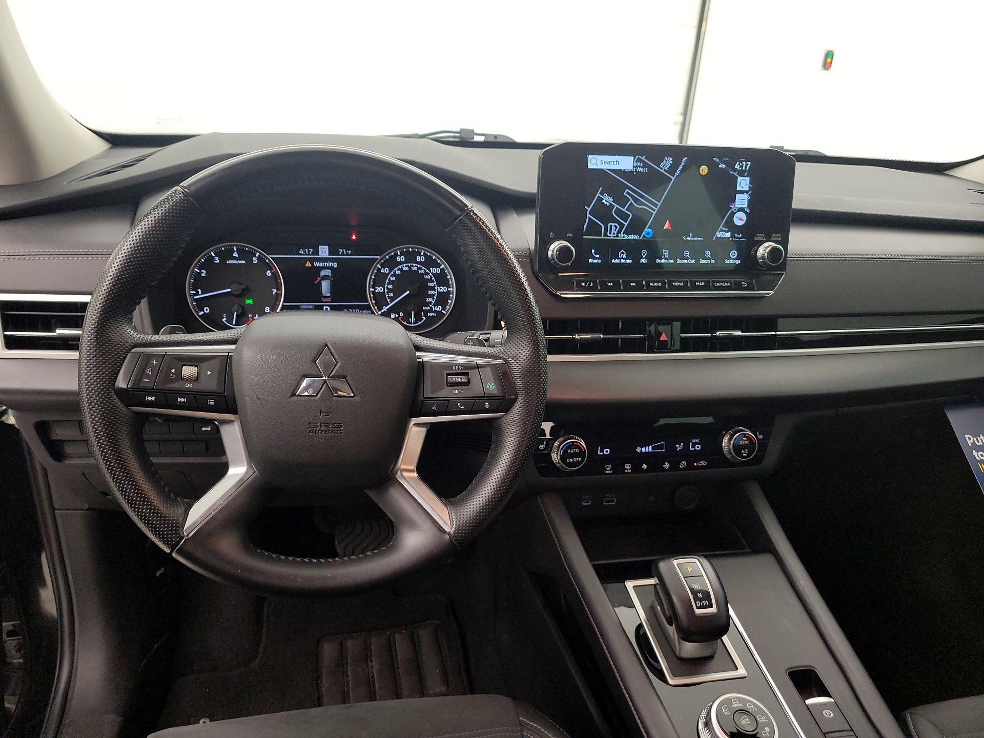 Thumbnail: 2023 Mitsubishi Outlander - 9