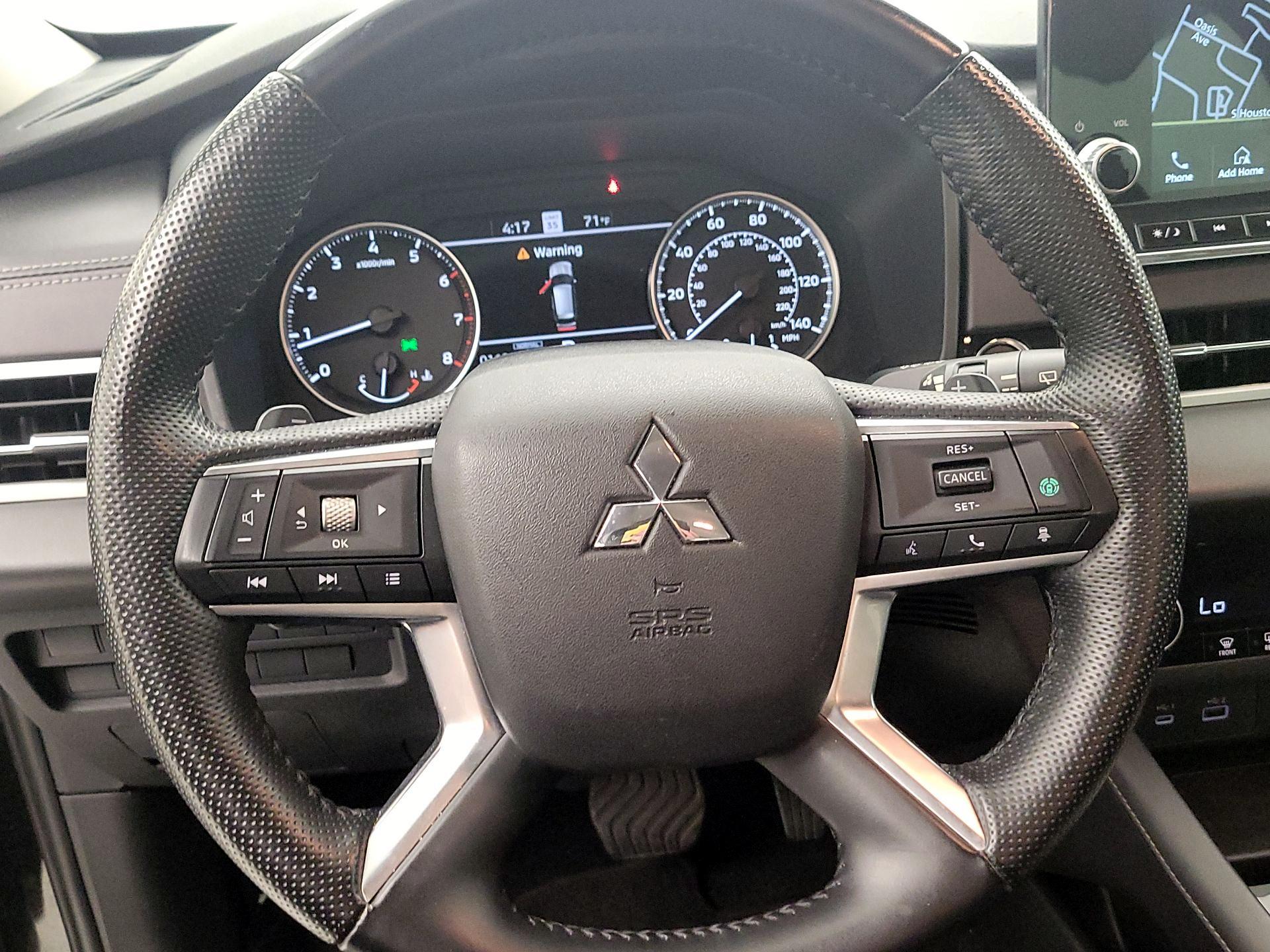 Thumbnail: 2023 Mitsubishi Outlander - 10