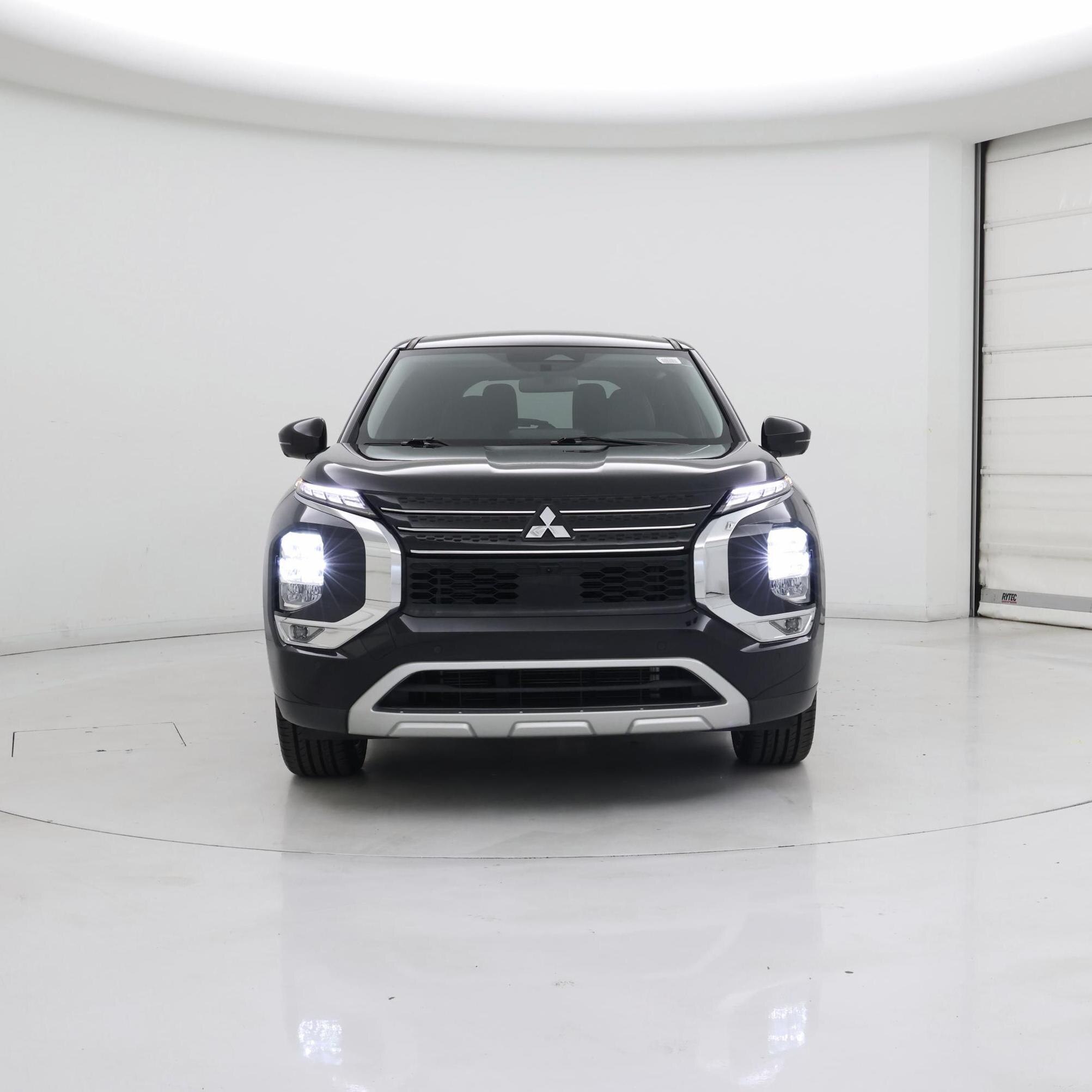 Thumbnail: 2023 Mitsubishi Outlander - 5